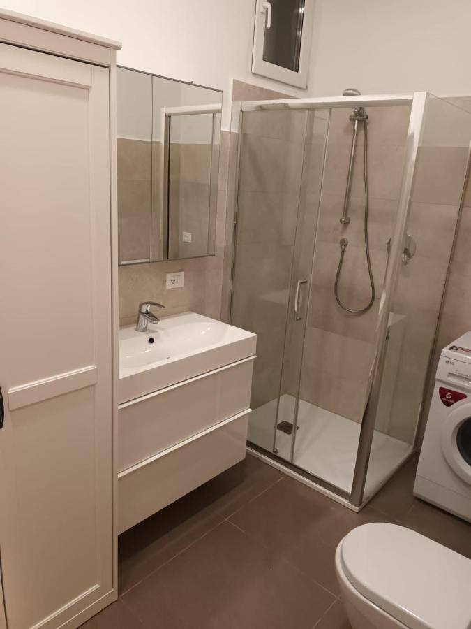 Duna River Shining Apartments Budapest Bagian luar foto