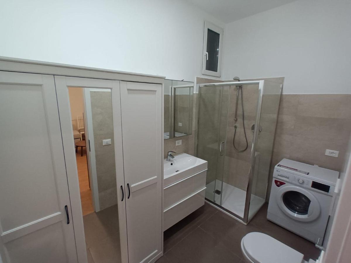 Duna River Shining Apartments Budapest Bagian luar foto