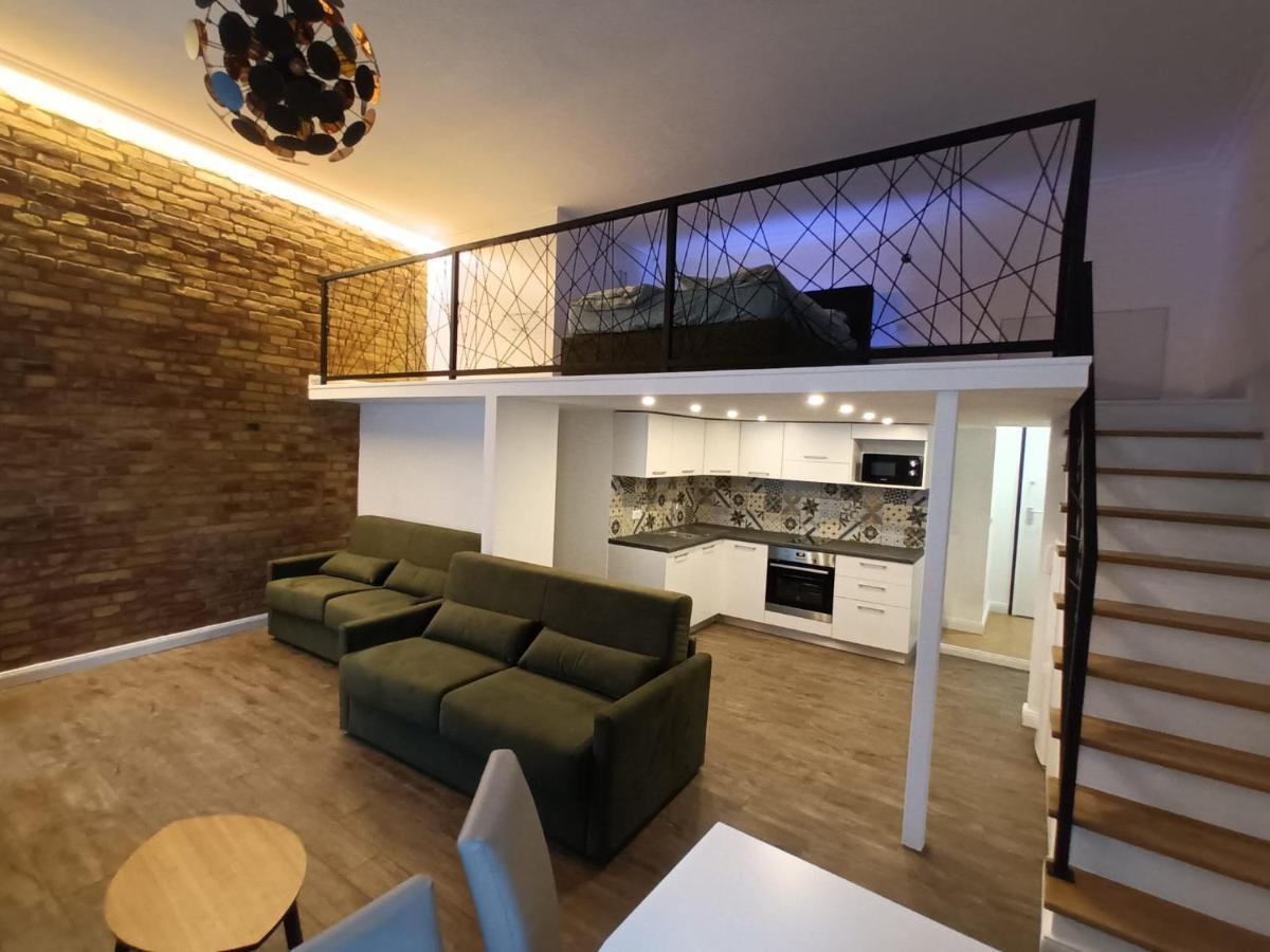 Duna River Shining Apartments Budapest Bagian luar foto